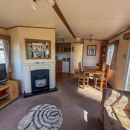 Caravan By The Sea At California Cliffs Holiday Park In Norfolk Ref 50014B Great Yarmouth Exterior foto