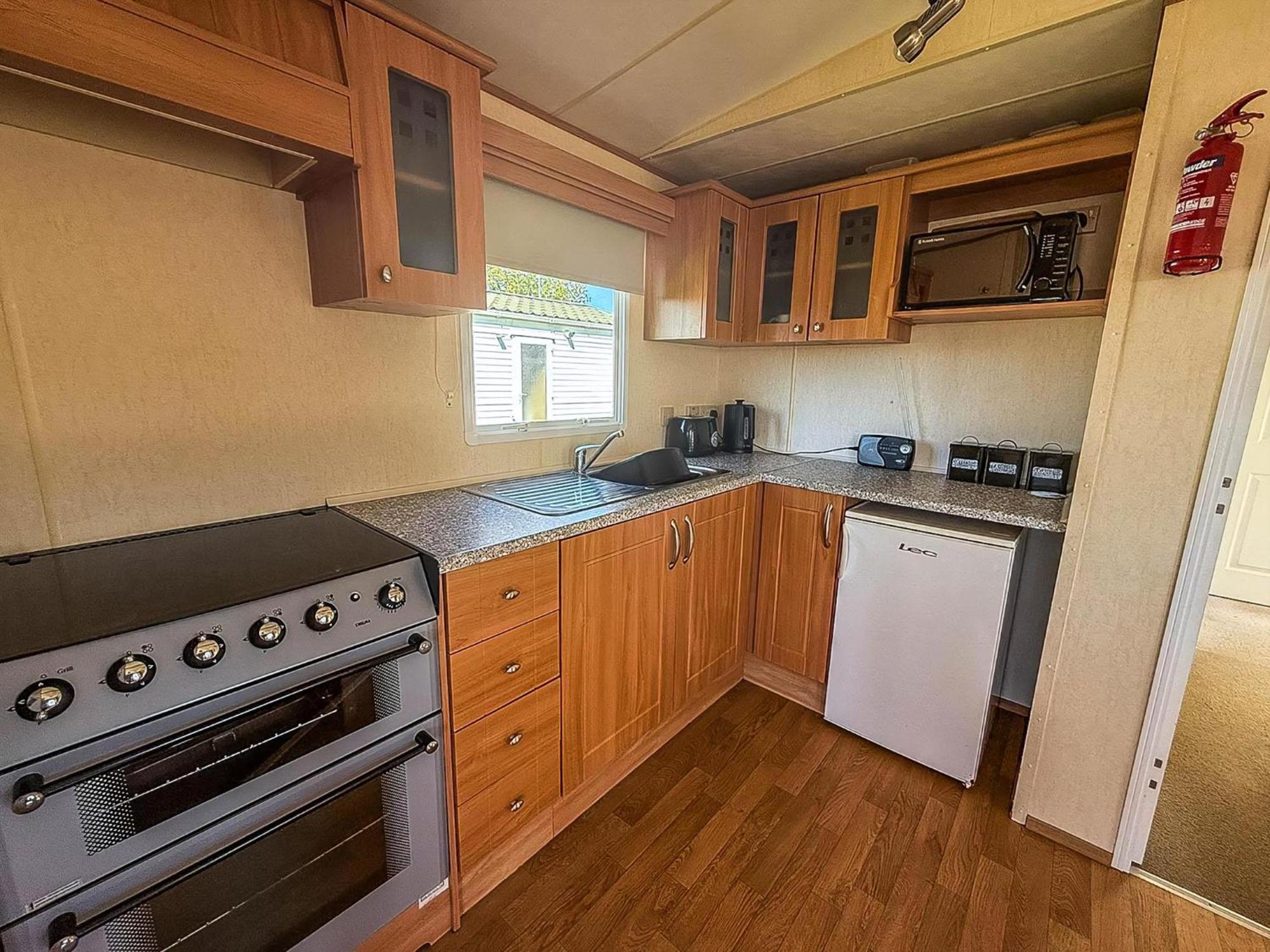 Caravan By The Sea At California Cliffs Holiday Park In Norfolk Ref 50014B Great Yarmouth Exterior foto